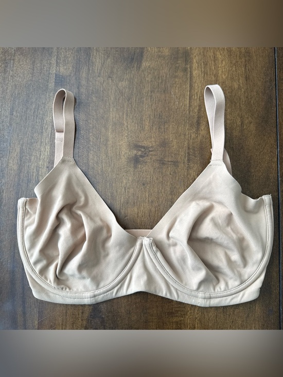 SKIMS Other - Skims Underwire Unlined Bra Tan 32DDDD Adjustable Strap Back Close Smooth Edge